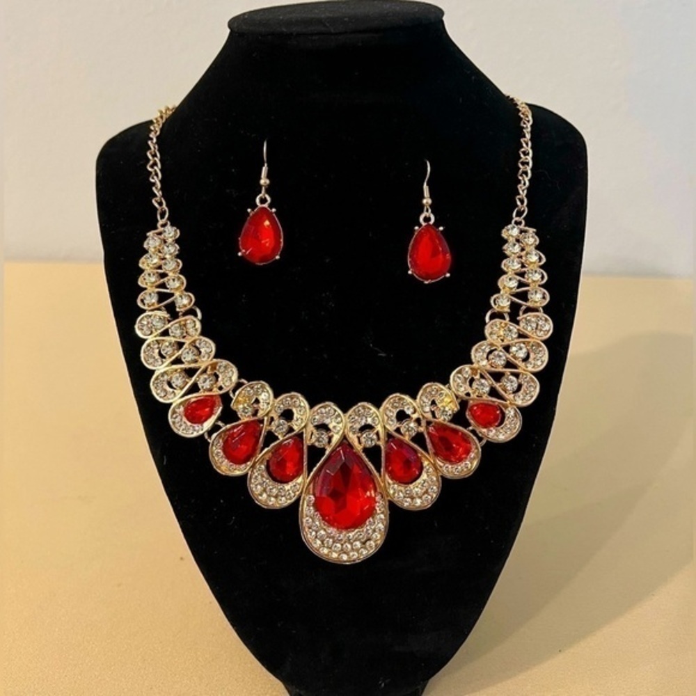 BEAUTIFUL 2 PIECE SET